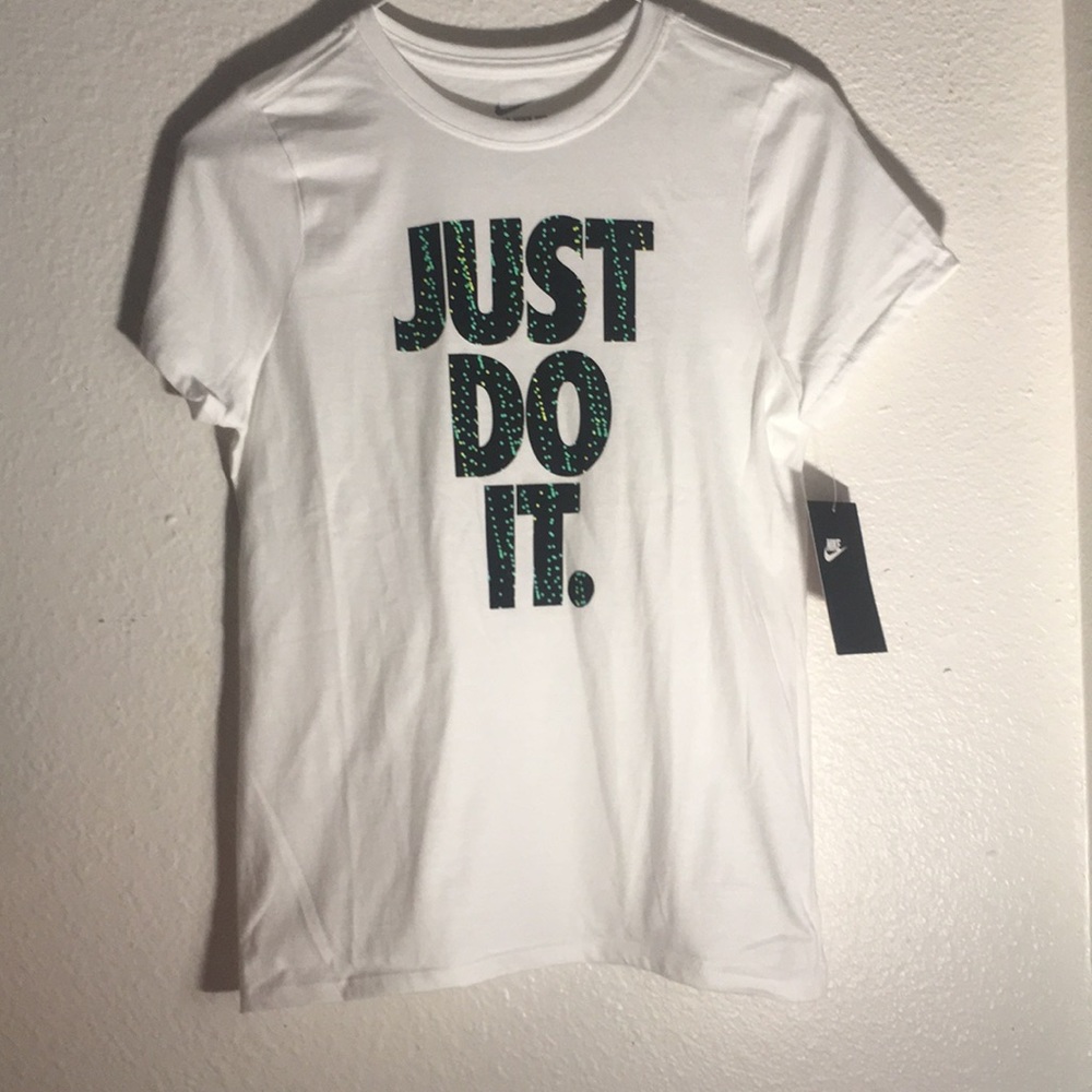 NWTNIKE shirt‼️